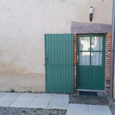 Dom wakacyjny Le Hameau De L'artiste - Le Refuge Montournais